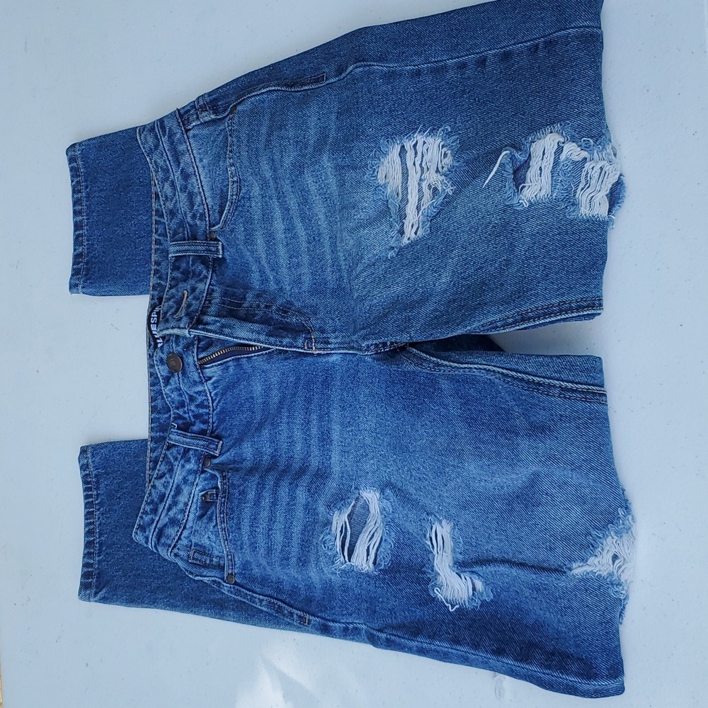 Jeans - Picture 2 of 4